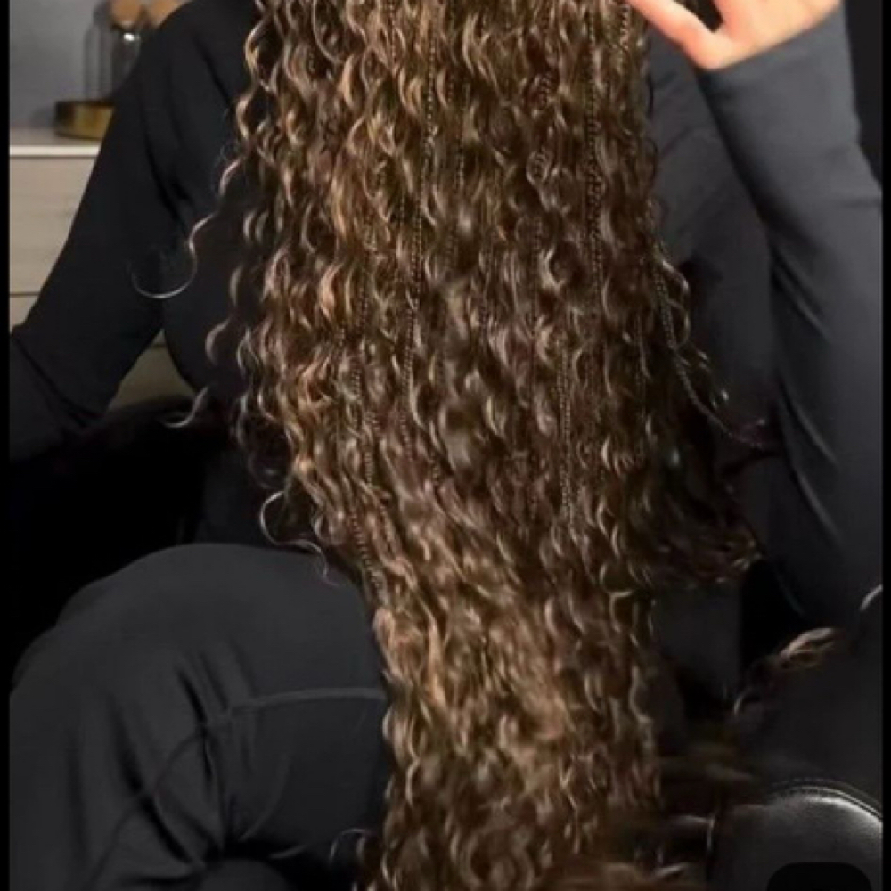 Retoque de Rizos + Lavado at Beautyges in San Juan, PR