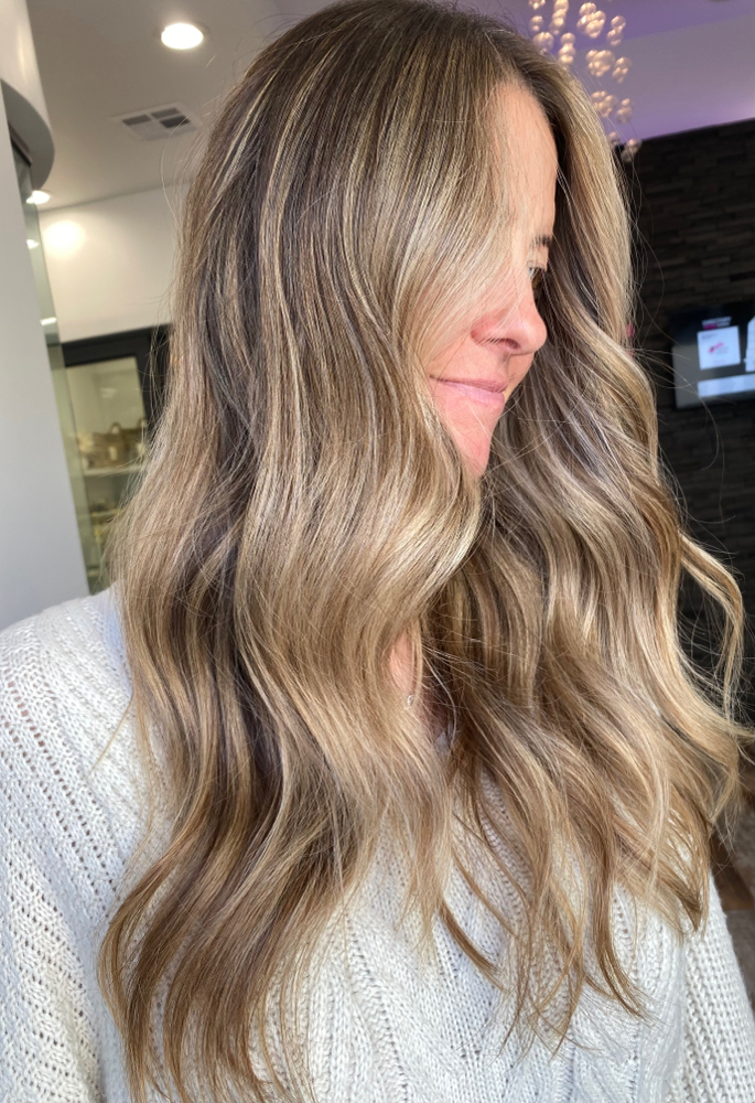 Partial Custom Color / Blonding