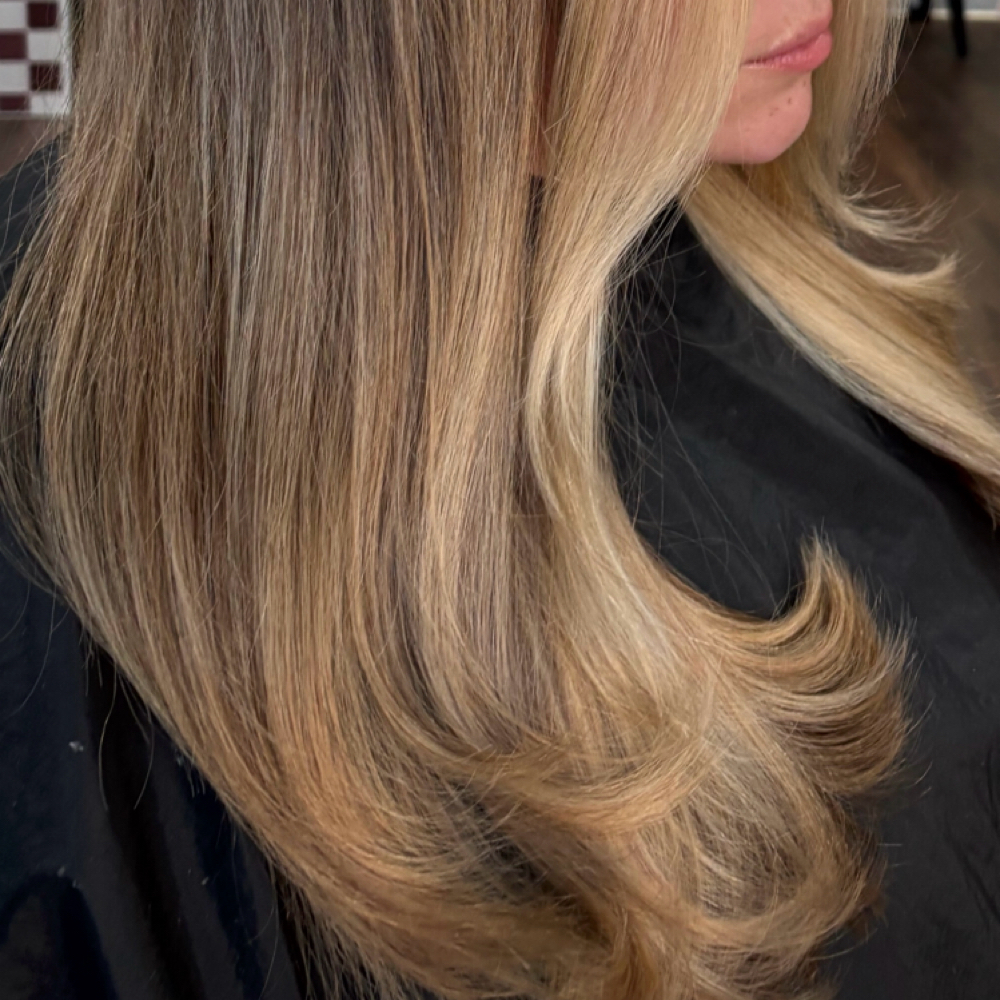 Full Custom Color at jadyndoesmyhair in Groveport, OH