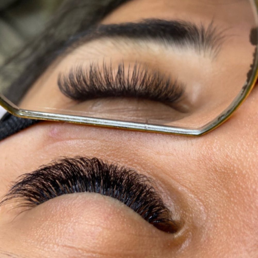 Hybrid / Light Volume Fill at TIQUE’S MINKS in Athens, AL