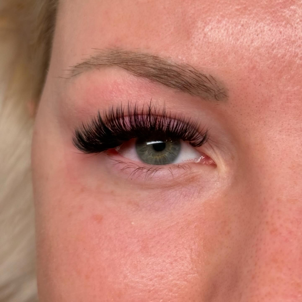 Full Set Volume Lashes