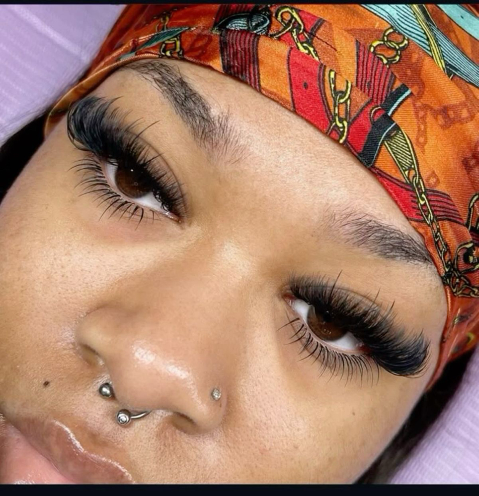 Bottom Lashes at Beauty Galore By Lee in New York, NY