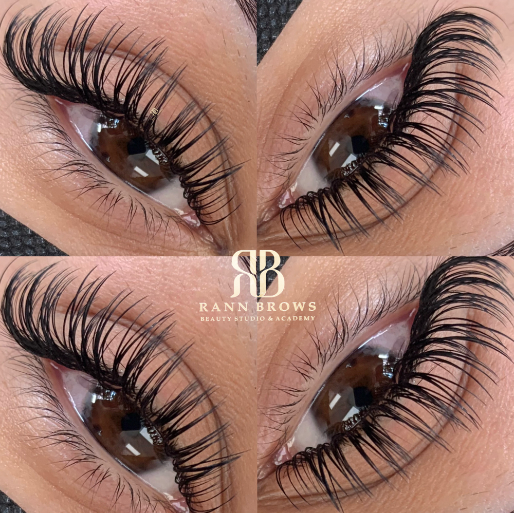 New Set - Wet Wispy Lashes