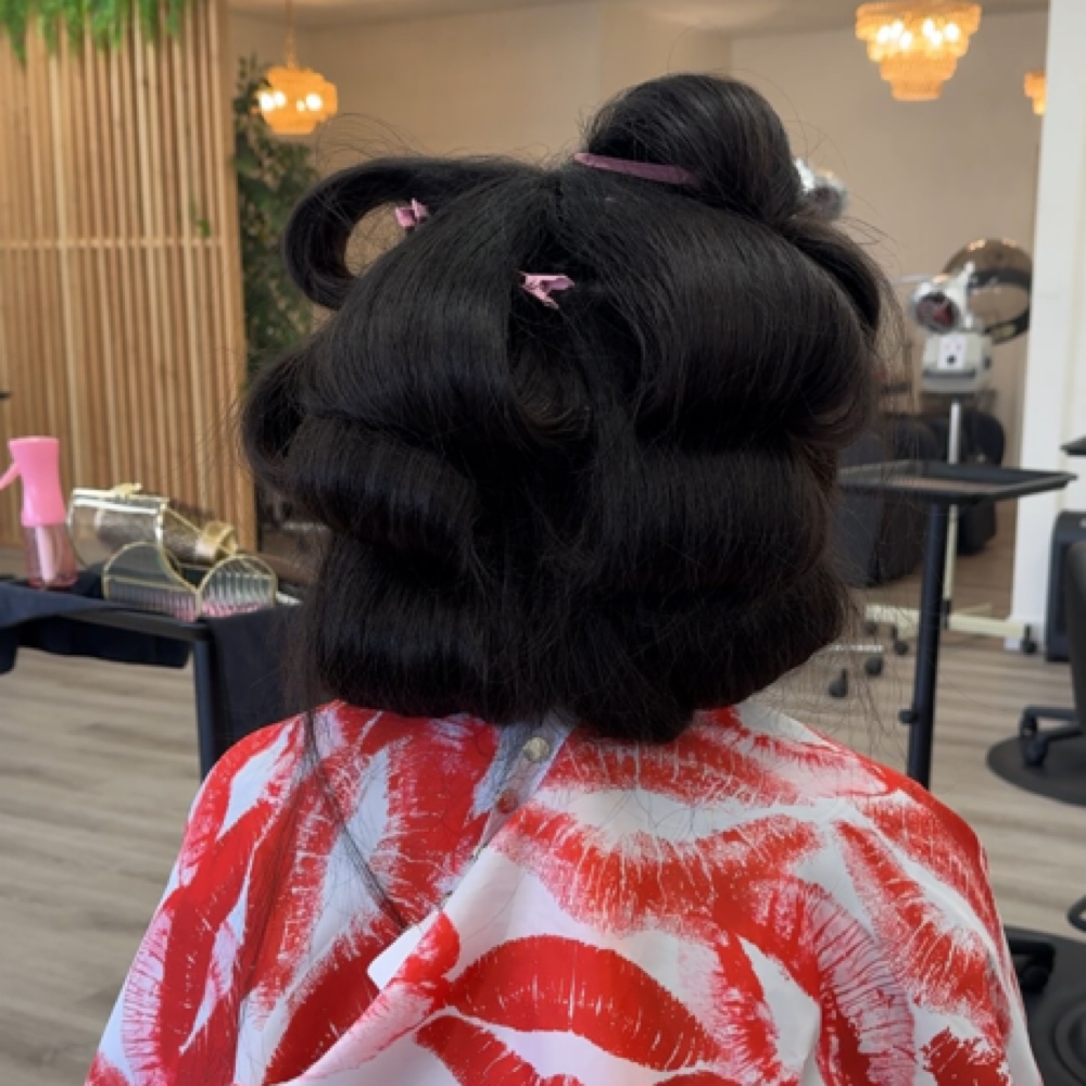 Wash + Signature Blowout/Style at HairwithMaria in Las Vegas, NV