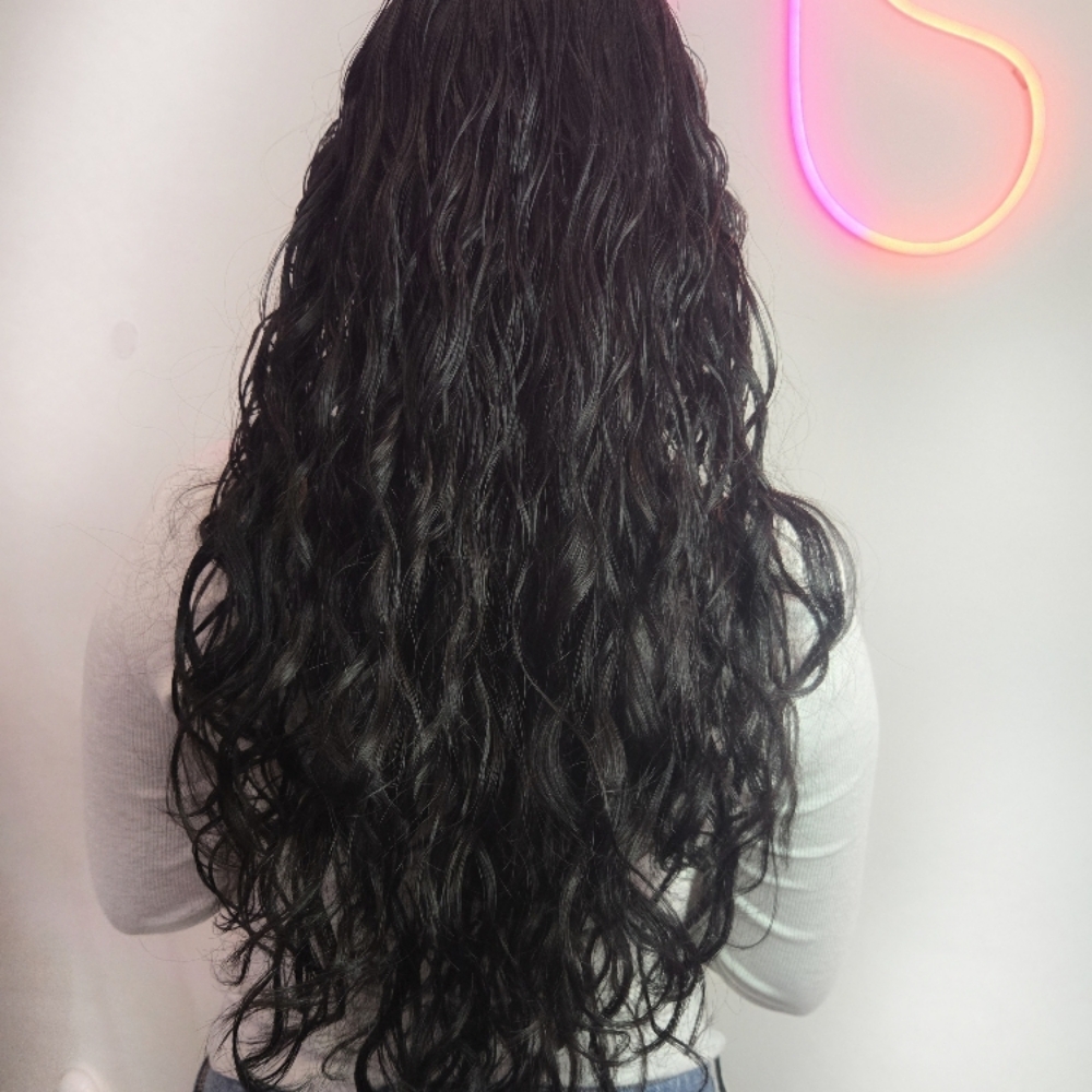 Curly Haircut & Style at Daydream Beauty in Plantation, FL