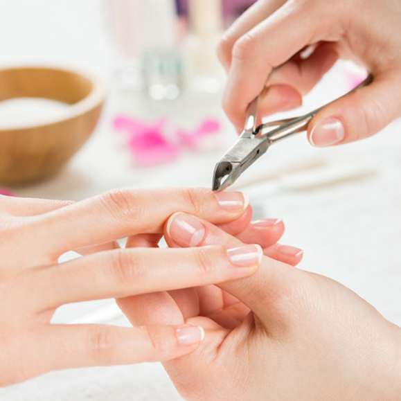 Deluxe Spa Mani at 425 Nail Bar & Pedicure Lounge in Richmond, VA