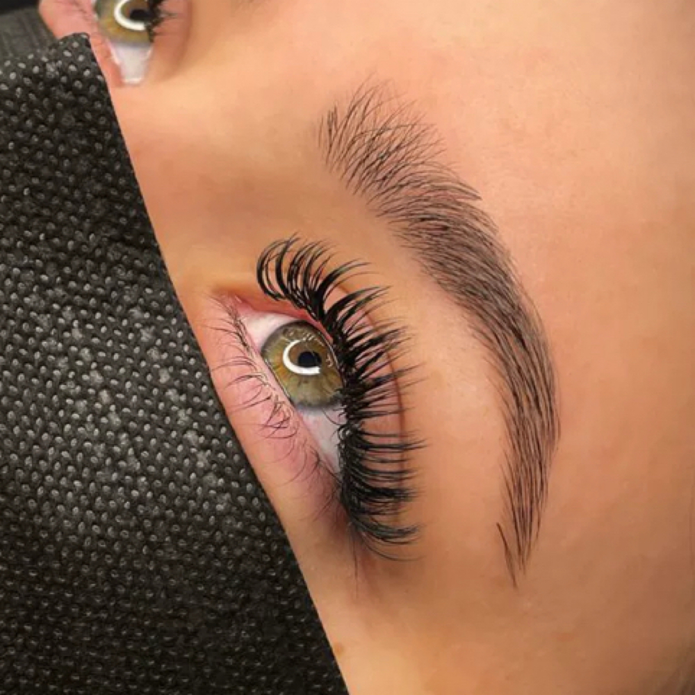 Wet Set at UNIQ LASHES in Lakewood, WA