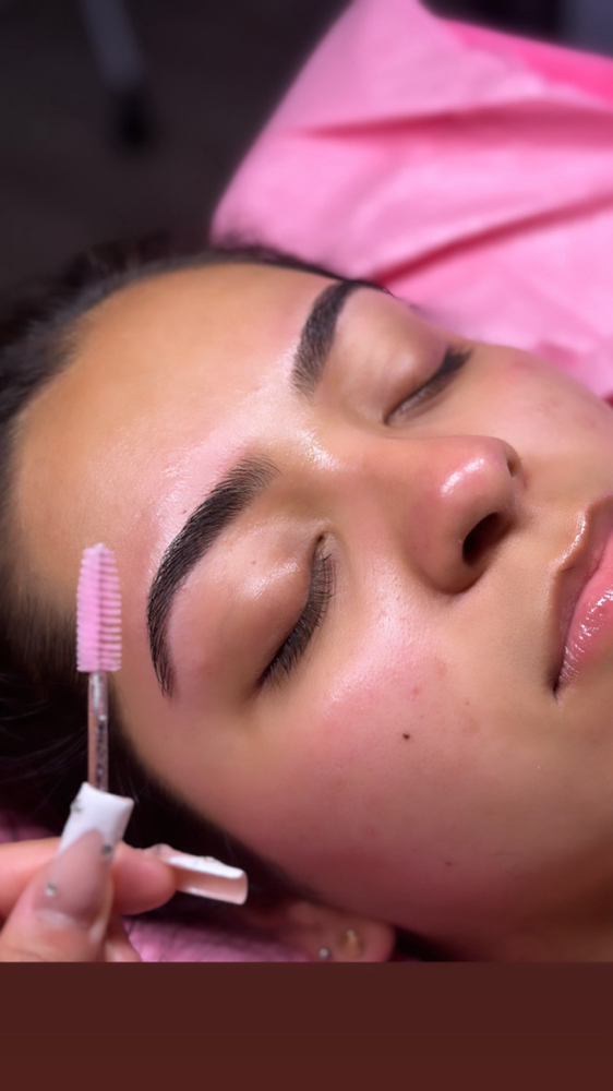 Brow Wax & Sculpt Special ✨
