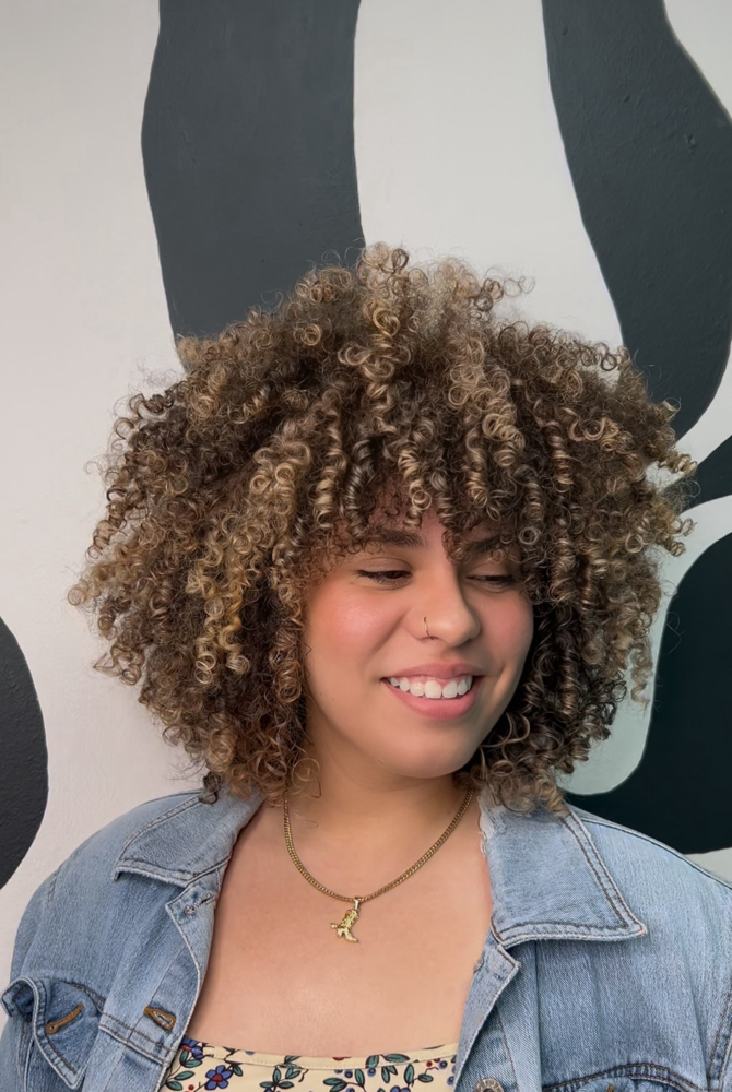 Foilyage (Balayage) / Higlights at Jai Stylesss in Mayagüez, PR