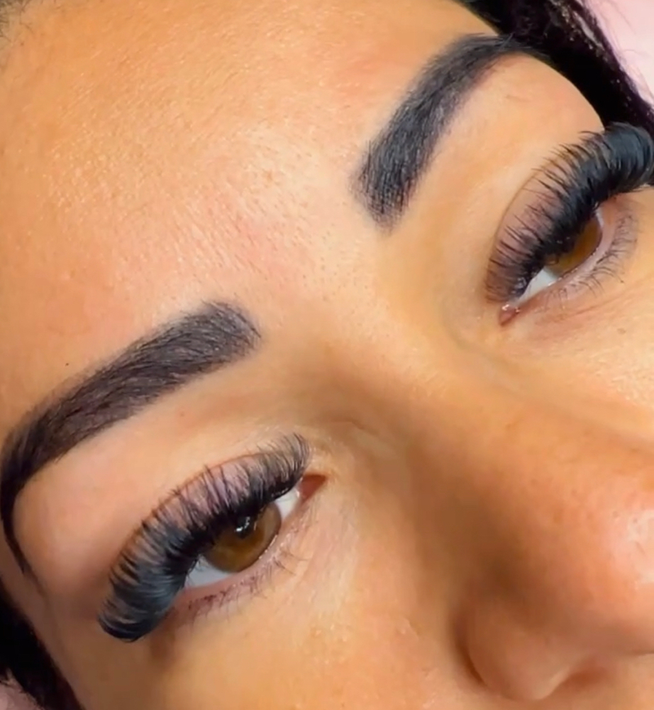 Volume Lashes (Full SET) at Dose Of Lash in Las Vegas, NV