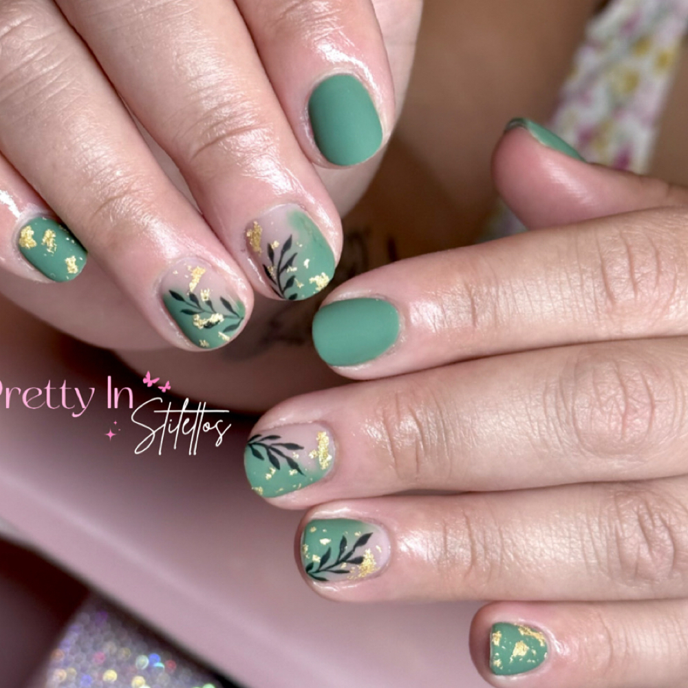 Sugar Kiss Manicure at Pretty In Stilettos in Summerfield, FL