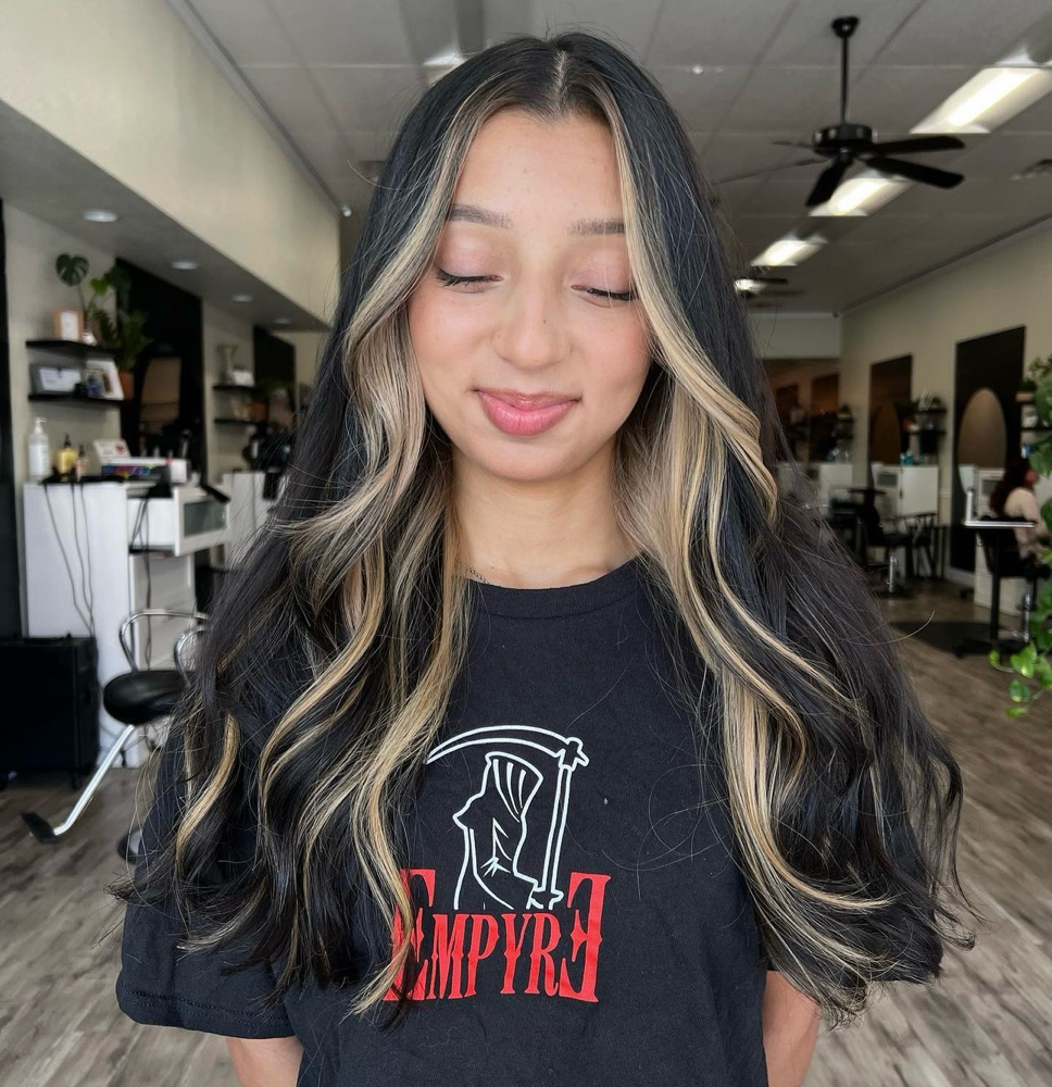 Face Framing Highlights at Sisters’ Salon in Dixon, CA
