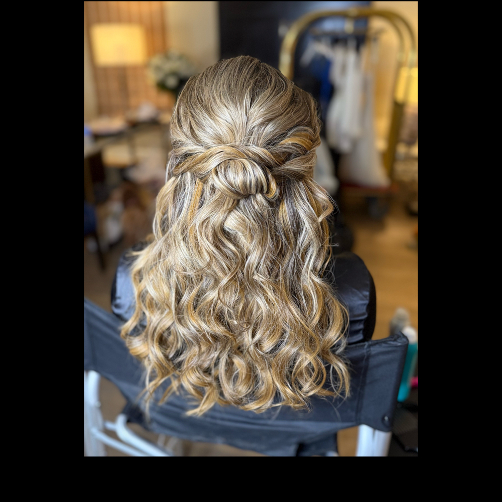 Bridesmaid’s Hair Styling
