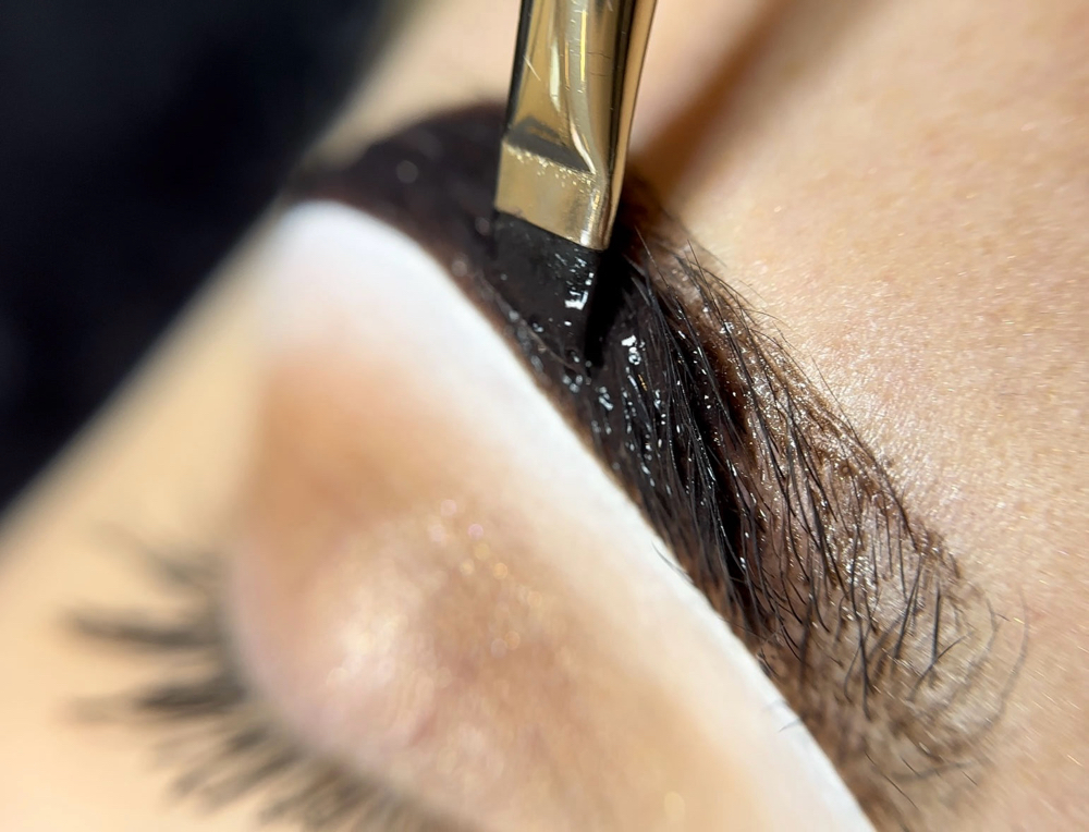 Brow Tinting