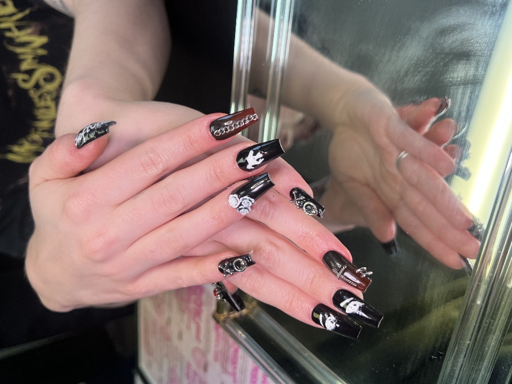Extraa Nail Art