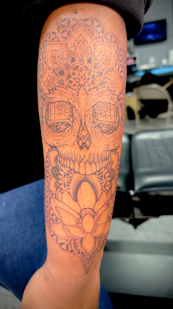 Dotwork/Geometric tattoo