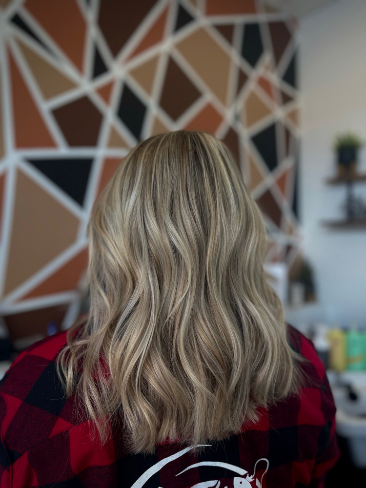 Blonding / Heavy Highlight