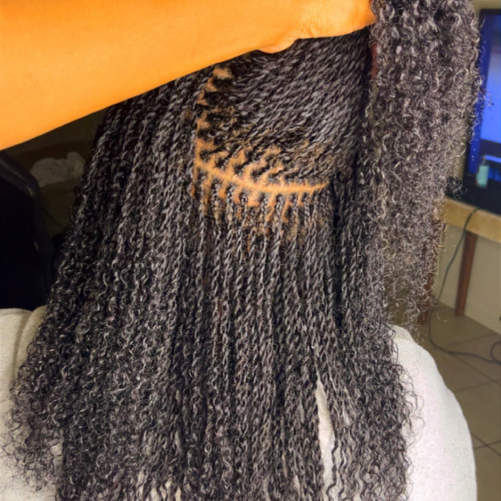 Minitwist at E-Money Braidz in Memphis, TN