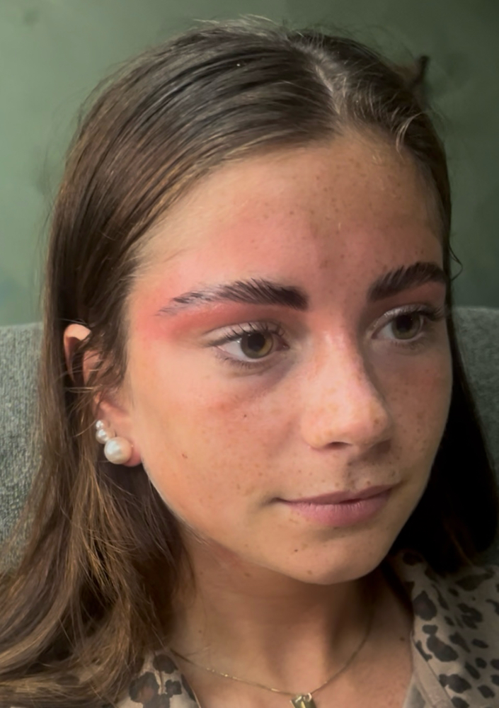 Brow Shape & Tint