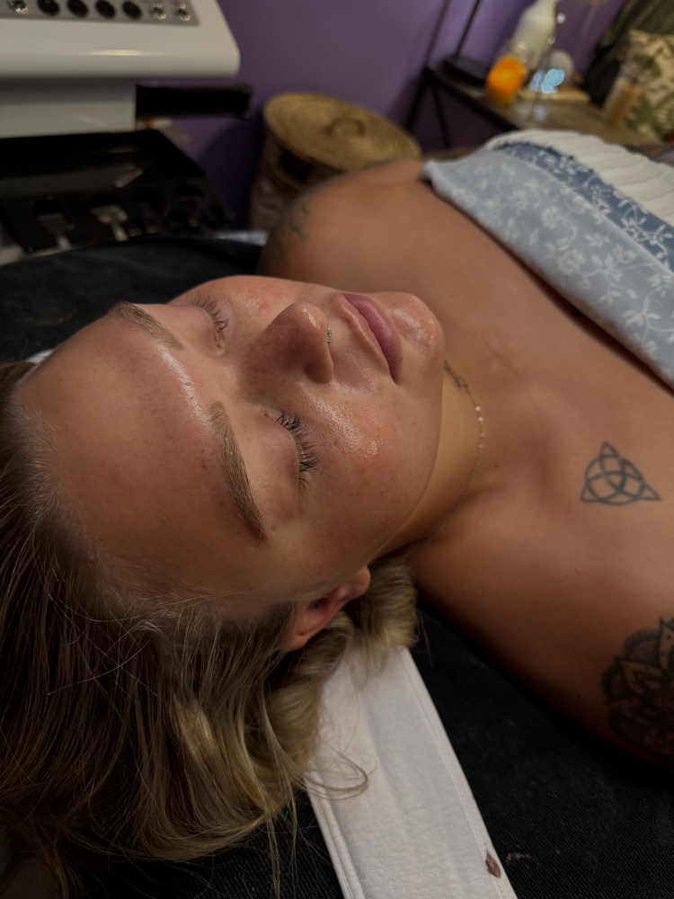 Dermaplane & Enzyme Facial