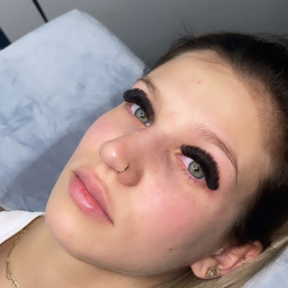 Mega Volume Full Set at DuffyLash in Warwick, RI