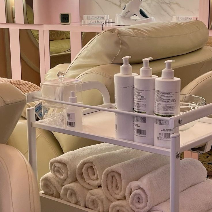 RED LIGHT THERAPY at Cosmetic Studio 54 in Los Angeles, CA