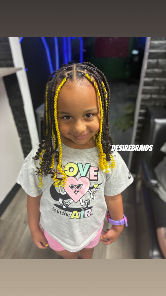Kids Med Knotless (8 & under)