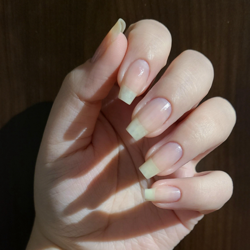 Russian Manicure (clean-up only)