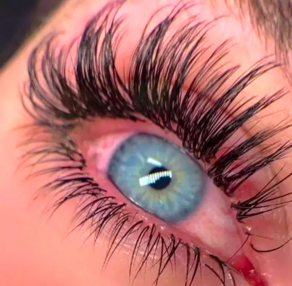 Freestyle eyelash extensions