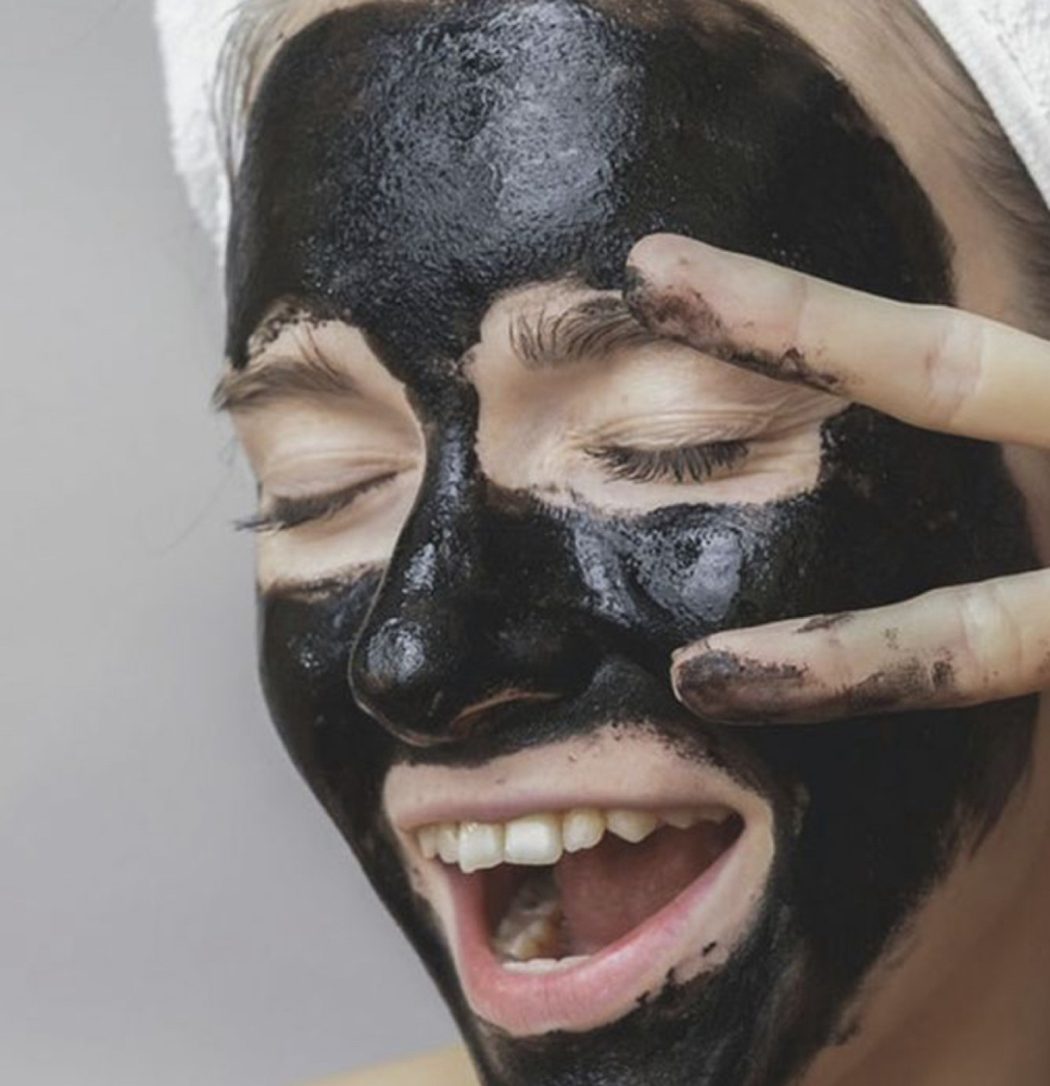 Facial De Carbón