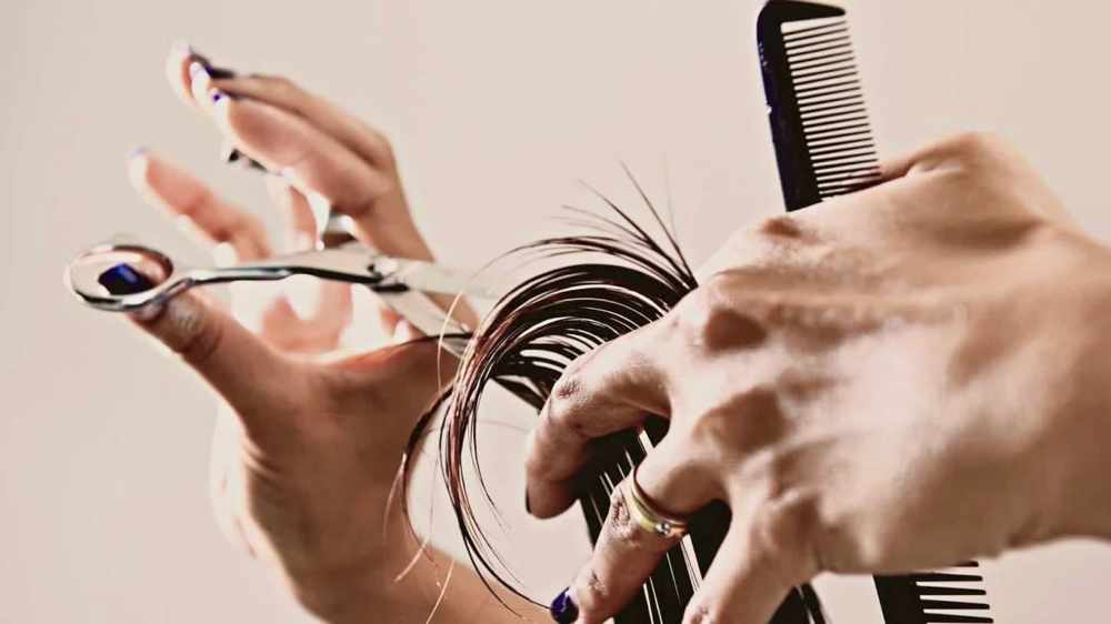 womens haircut