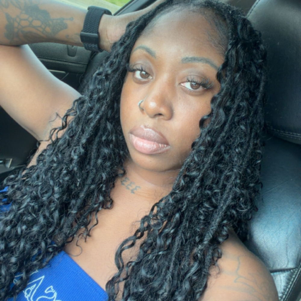 Miracle Knots Over Locs at The Loc Surgeon LLC in Summerville, SC