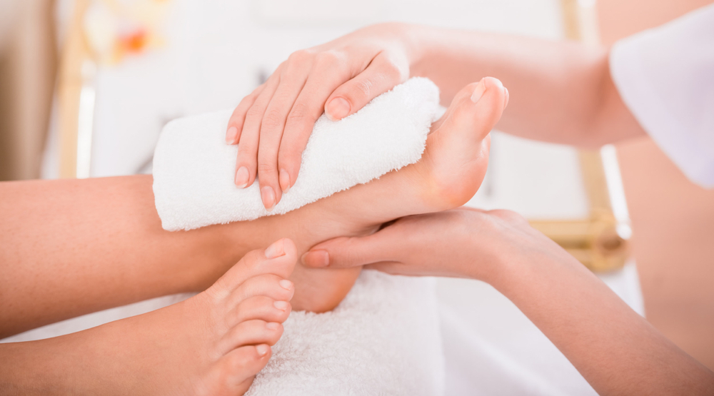 Hot Towel Hand Or Foot Treatment