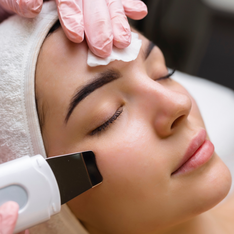 Acne / Clarifying Facial at Living Vogue Beauty & Aesthetics in Union, NJ