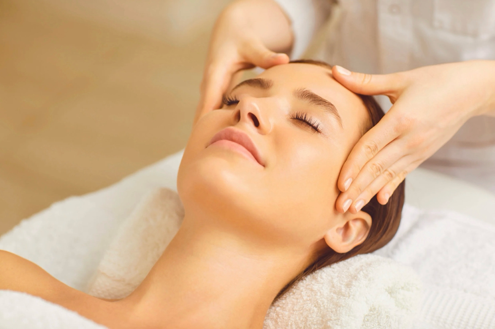 Aromatic Facial Massage