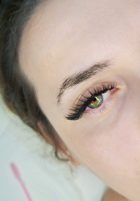 Light-Volume Lash Extensions