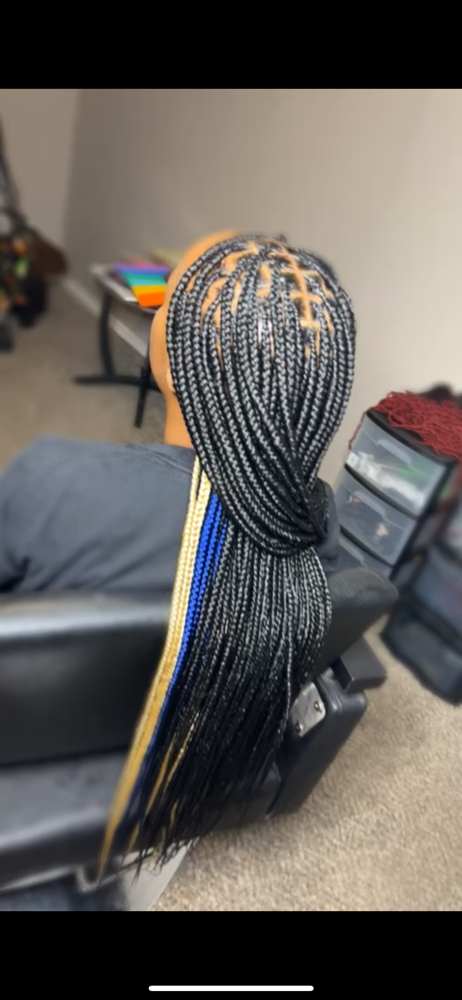 Medium Knotless / Waist Length