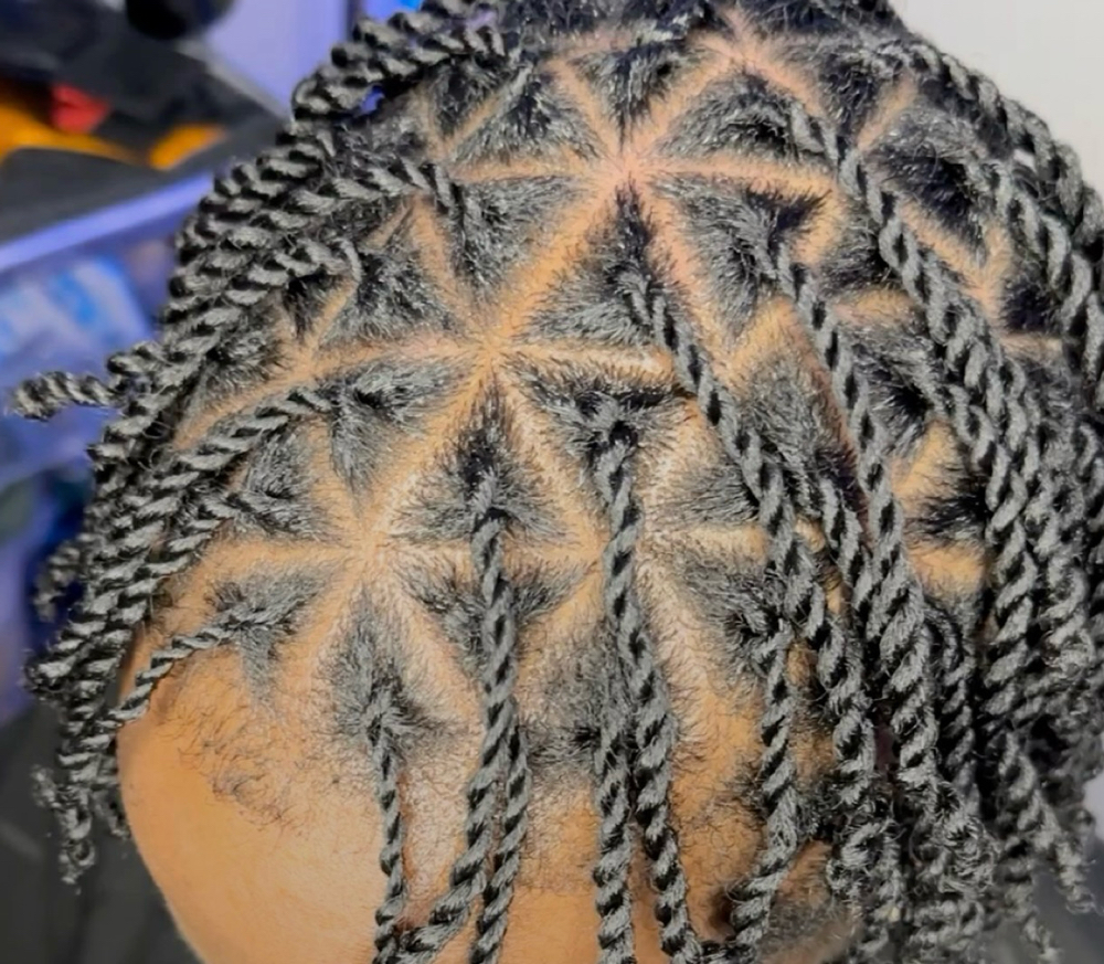 MEN TRIANGLE TWISTS