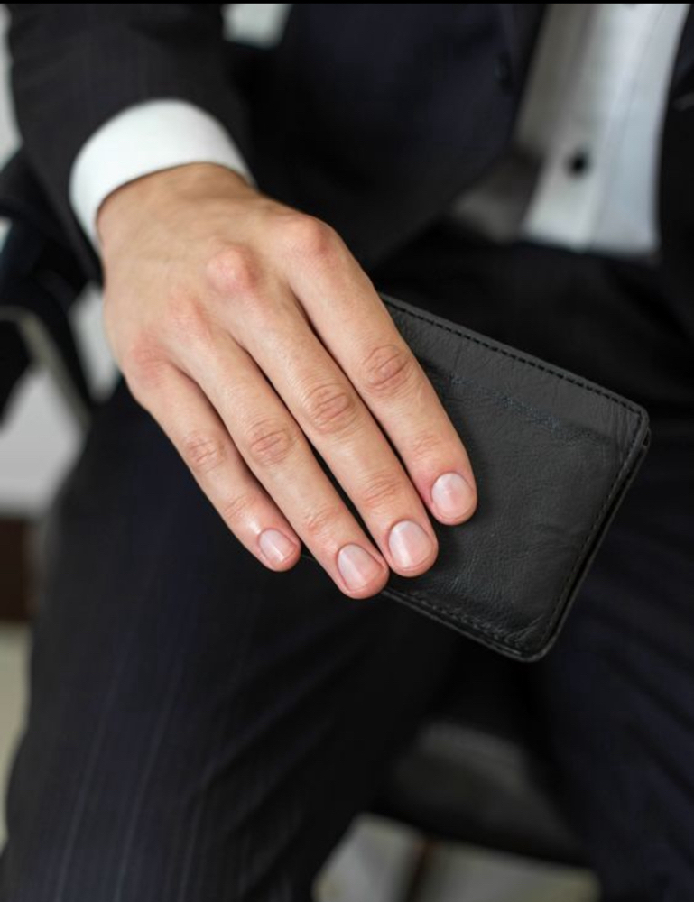MEN'S MANICURE