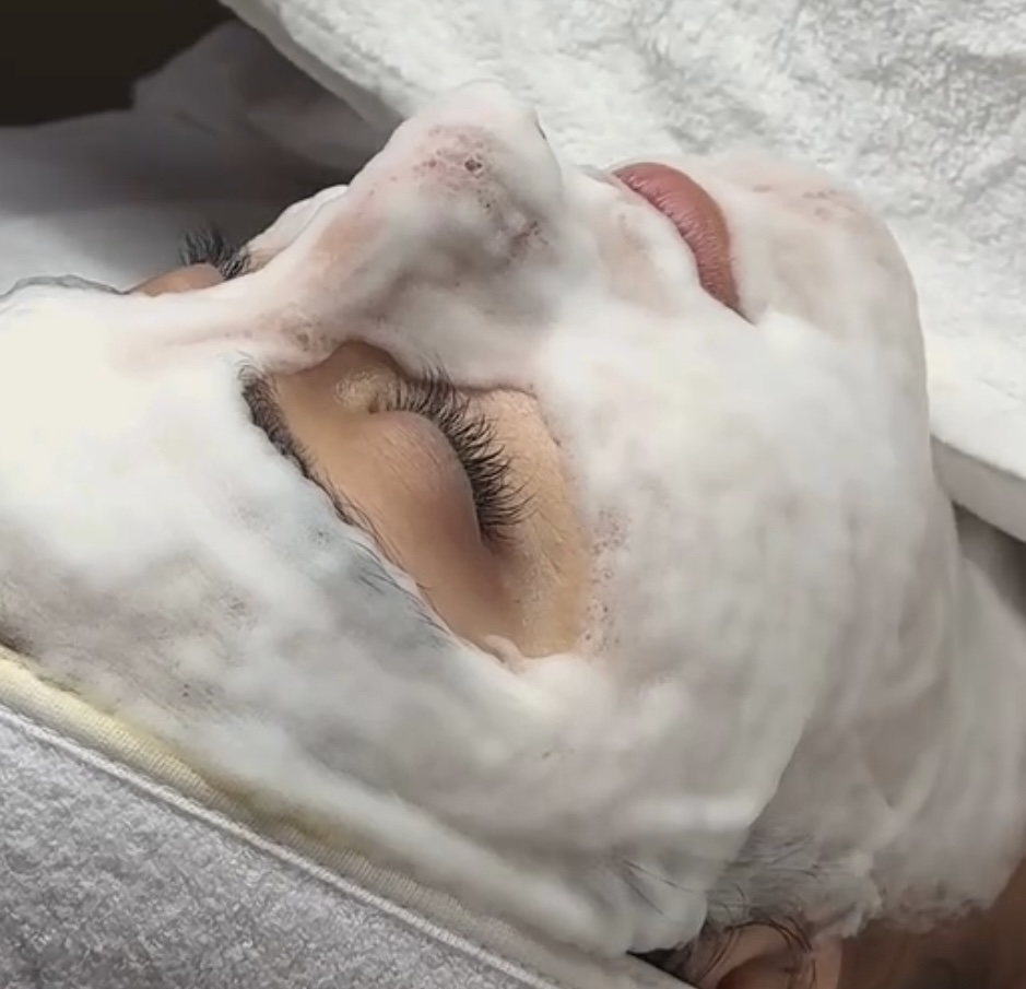 Oxygen Glow Facial