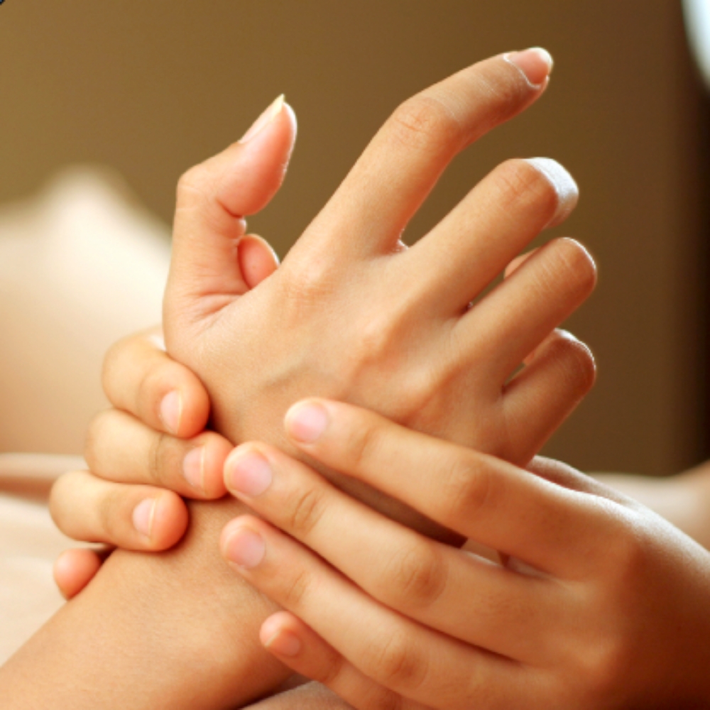 Hand Massage 30 Min