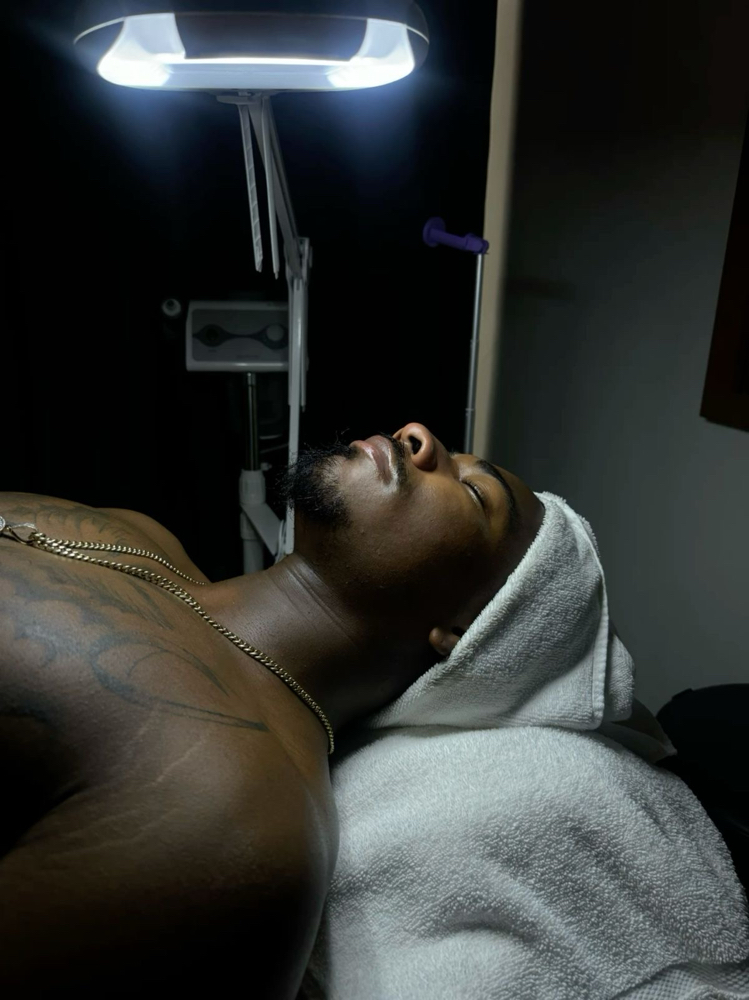 Gentlemen Signature Facial