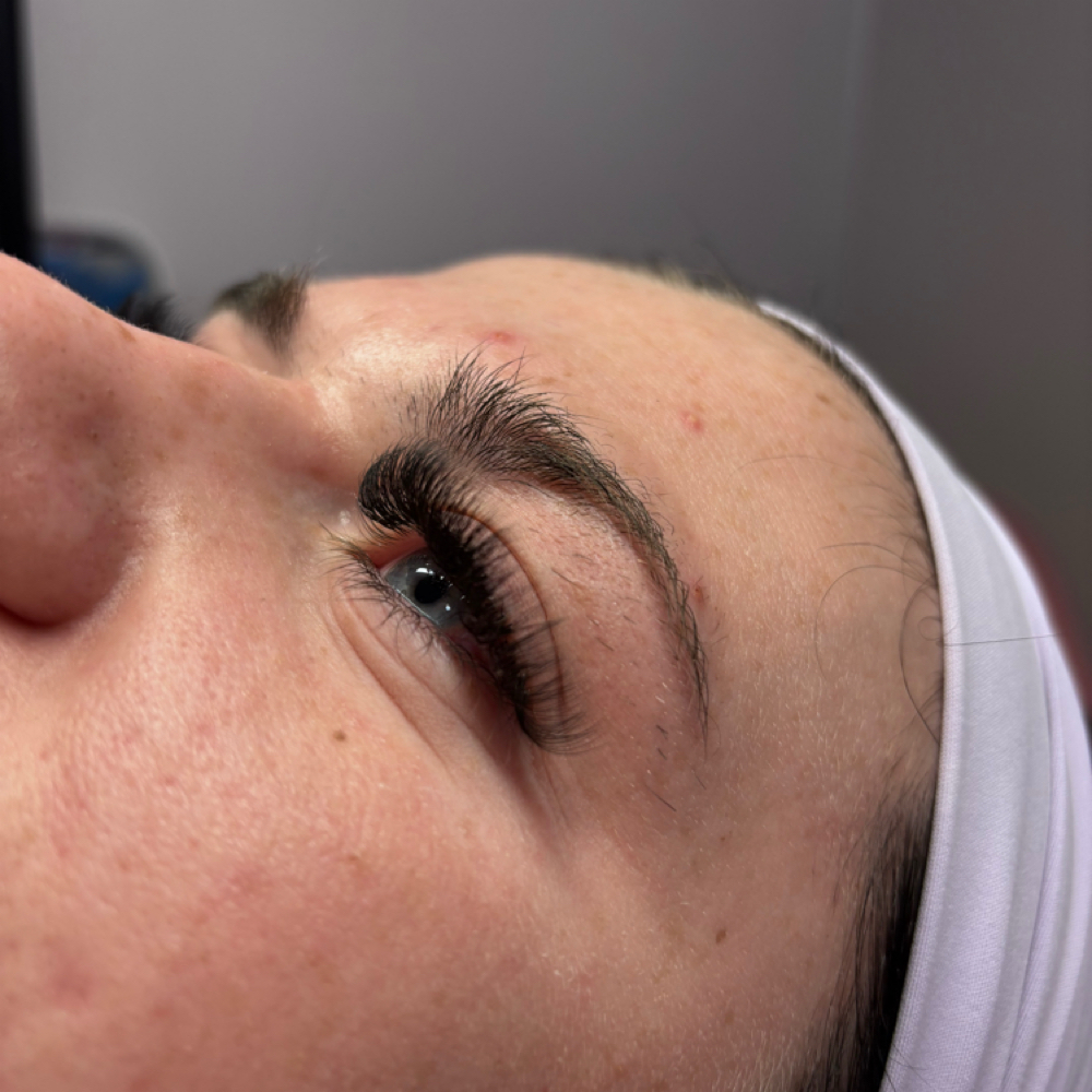 Volume Full Set at Lash & Glow by Ken LLC in Maysville, KY
