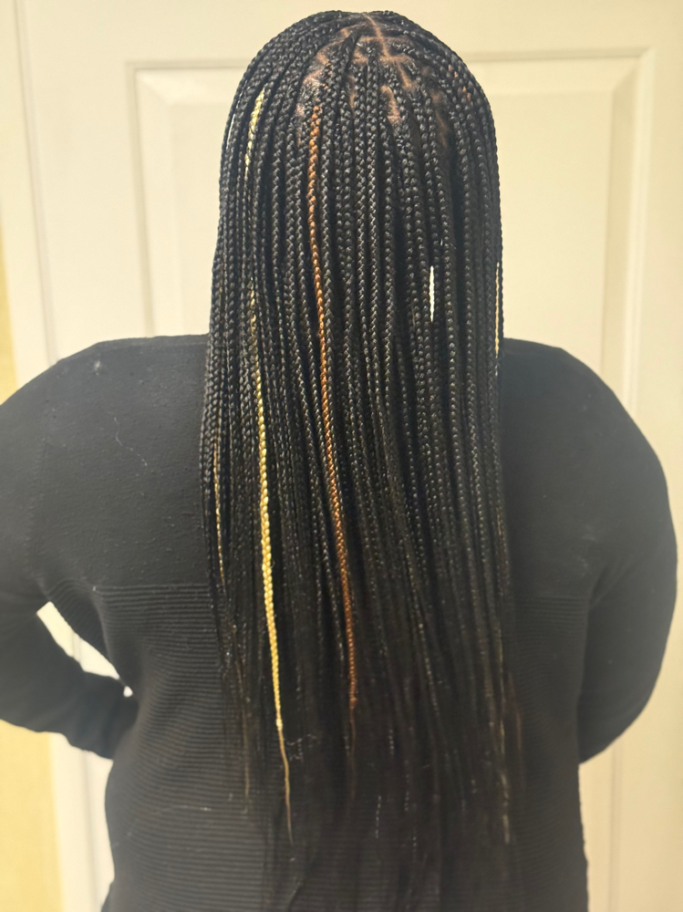 52 Inchs at KDeeBeauty&Braids in Alamo, TN