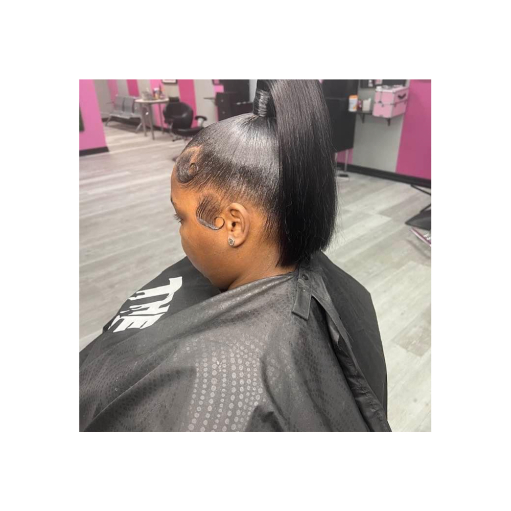 blunt cut ponytail