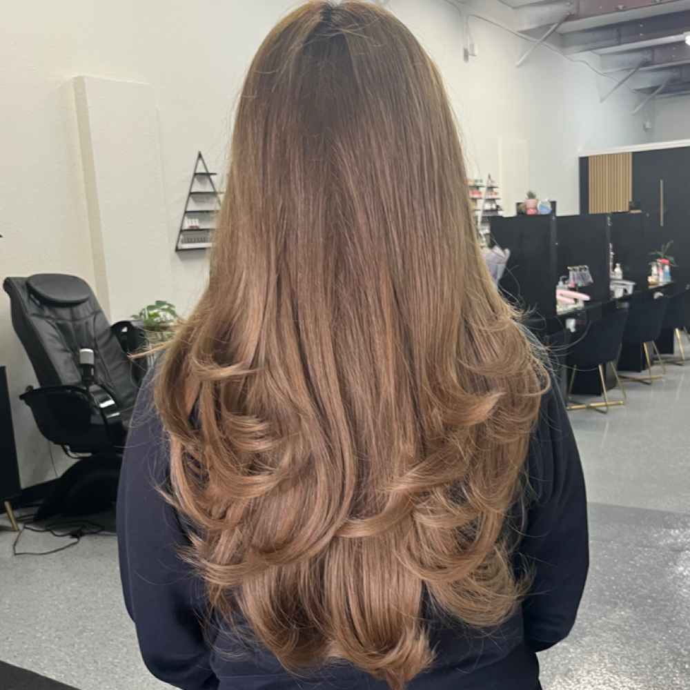Wash & Blowout at Glamour Salon in Garden City, KS