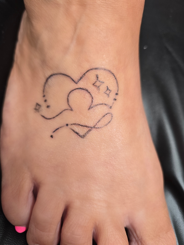 Tiny Tattoos - 3-5” Complementar at JULES COSMETIC ARTISTRY in Omaha, NE