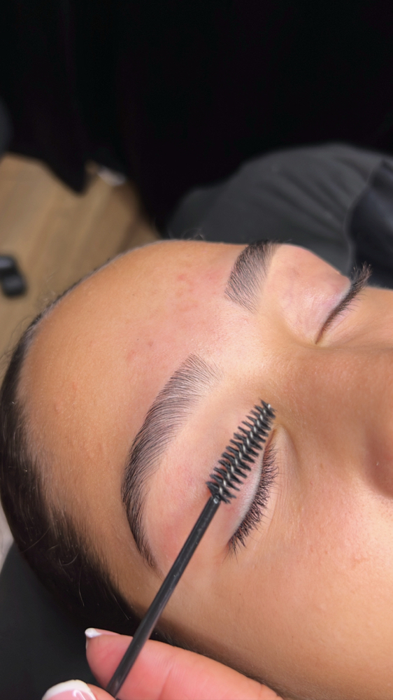 BROW SCULPT & TINT