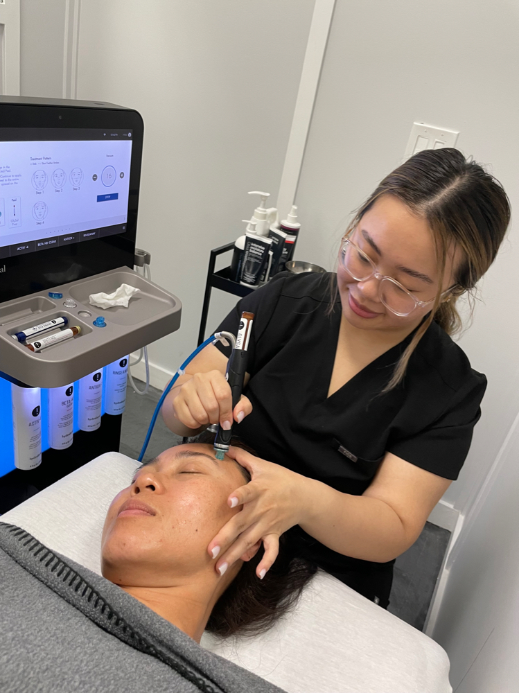 Deluxe Hydrafacial