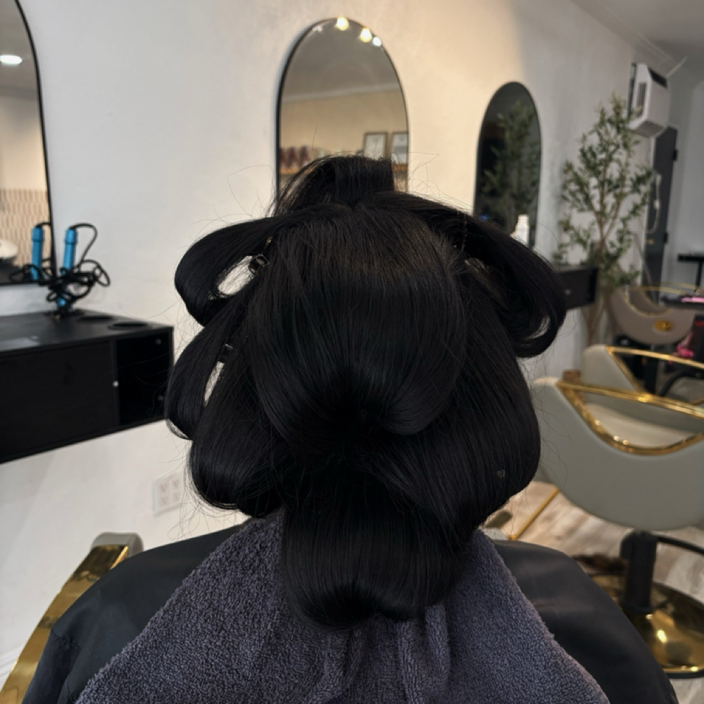 Wash & Blow Out at Jasmine Flores in Ontario, CA
